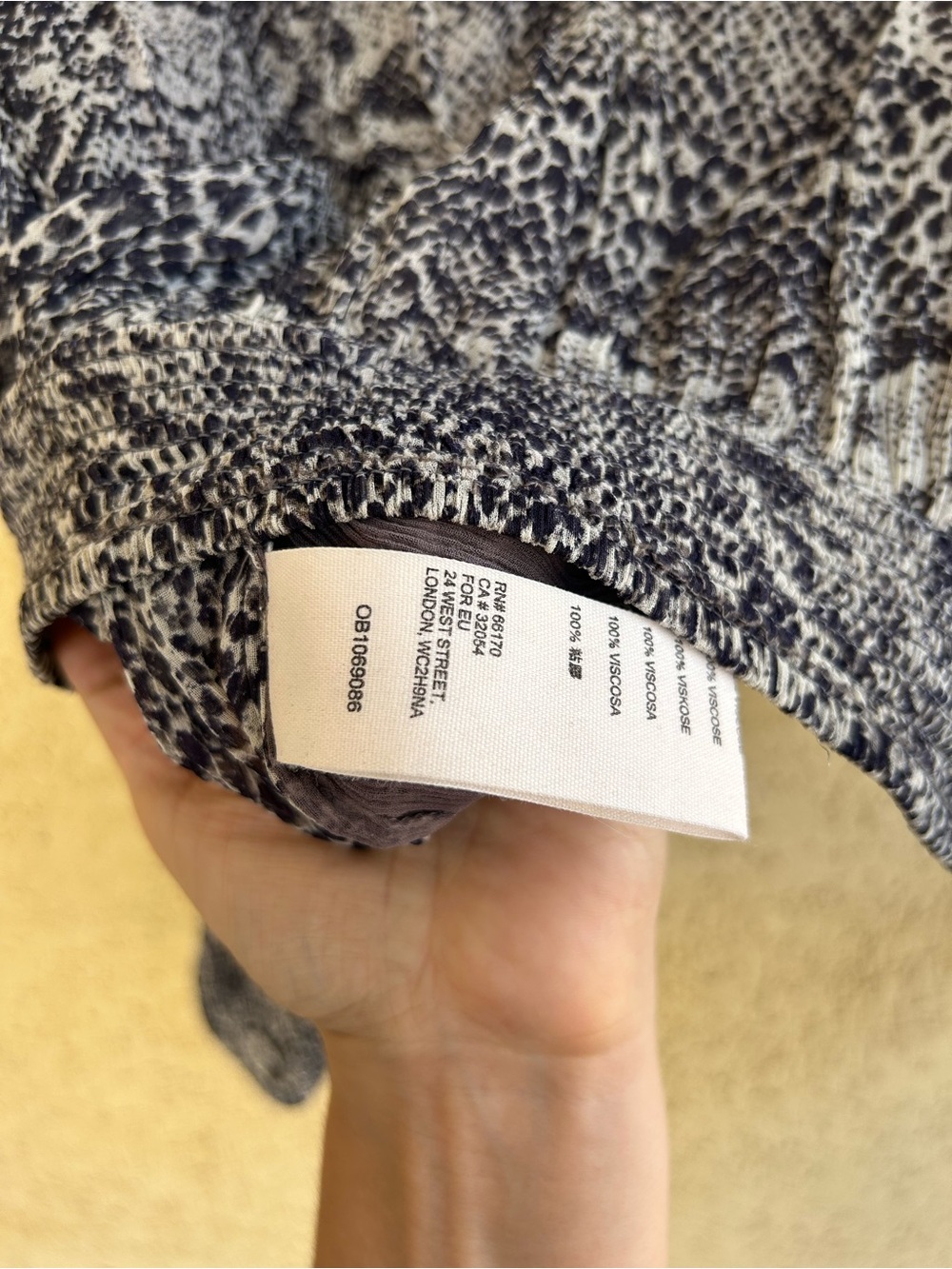Free People Roma Snakeskin Print Smocked High Neck Blouse Size L - Picture 8 of 9
